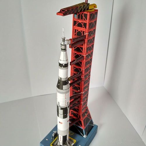 1:300 ölçekli USS Saturn V rok - Model Kit Uss Iowa incelemesi ve fiyatı