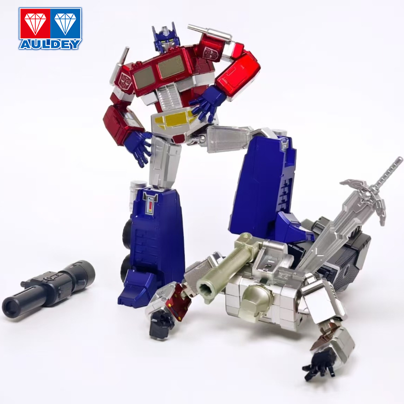 Optimus Prime vs Megatron Tran - Model Kit Optimus incelemesi ve fiyatı